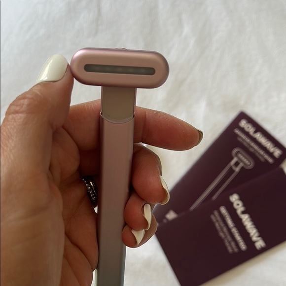 Solawave Skincare Wand in Pink and Blue - Picture 3 of 3